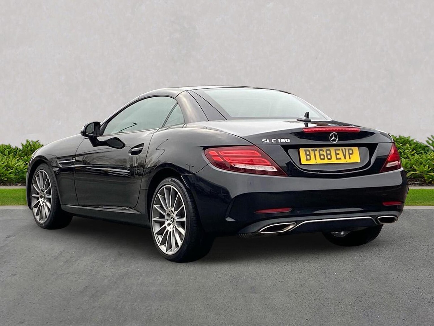 Used Mercedes-Benz SLC 2018 for sale - 76666182: Photo 2
