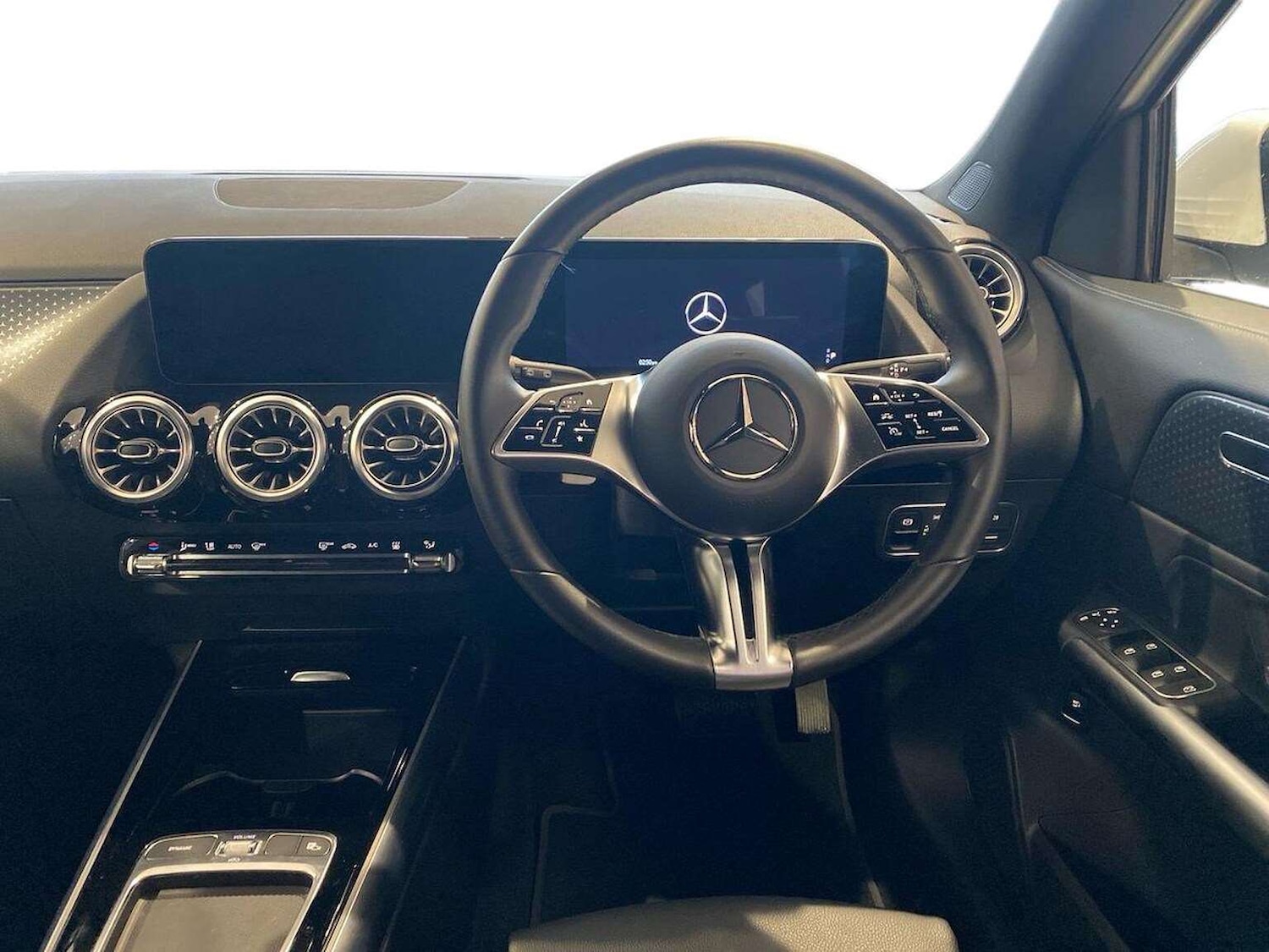 Used Mercedes-Benz EQA 2024 for sale - 77901650: Photo 9