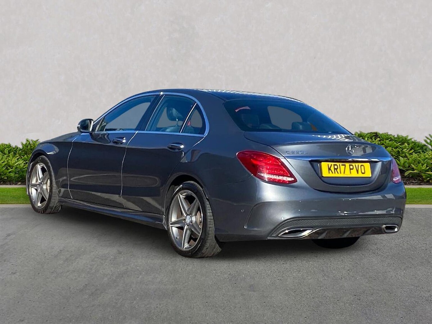 Used Mercedes-Benz C Class 2017 for sale - 76444710: Photo 2