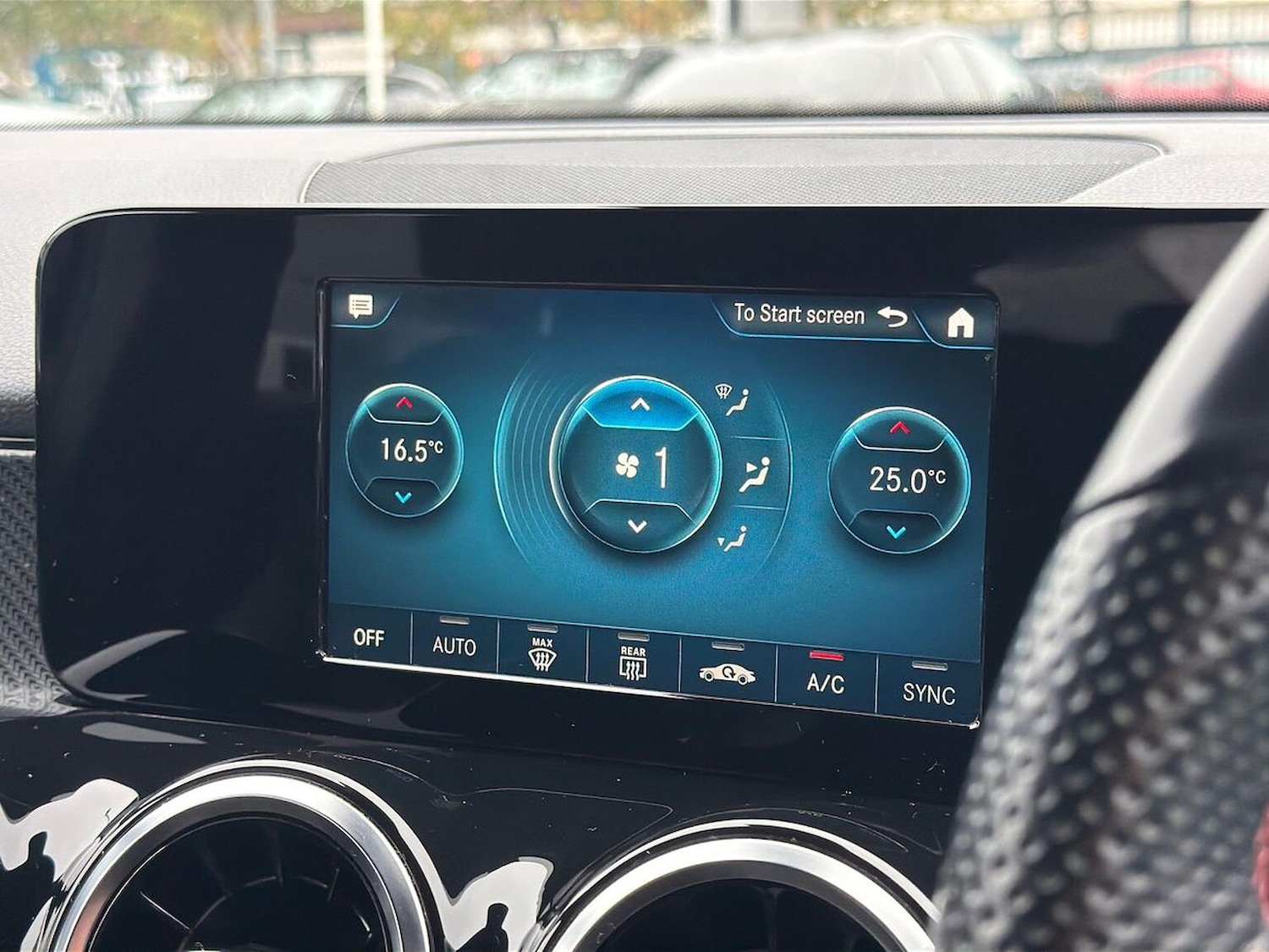 Used Mercedes-Benz GLB 2022 for sale - 76504937: Photo 11