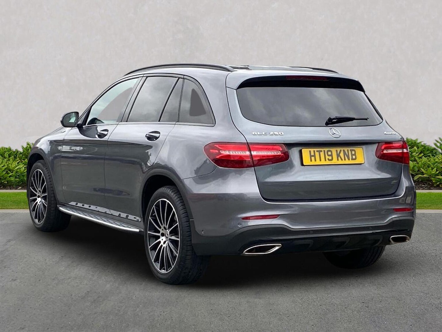 Used Mercedes-Benz GLC 2019 for sale - 76418247: Photo 2