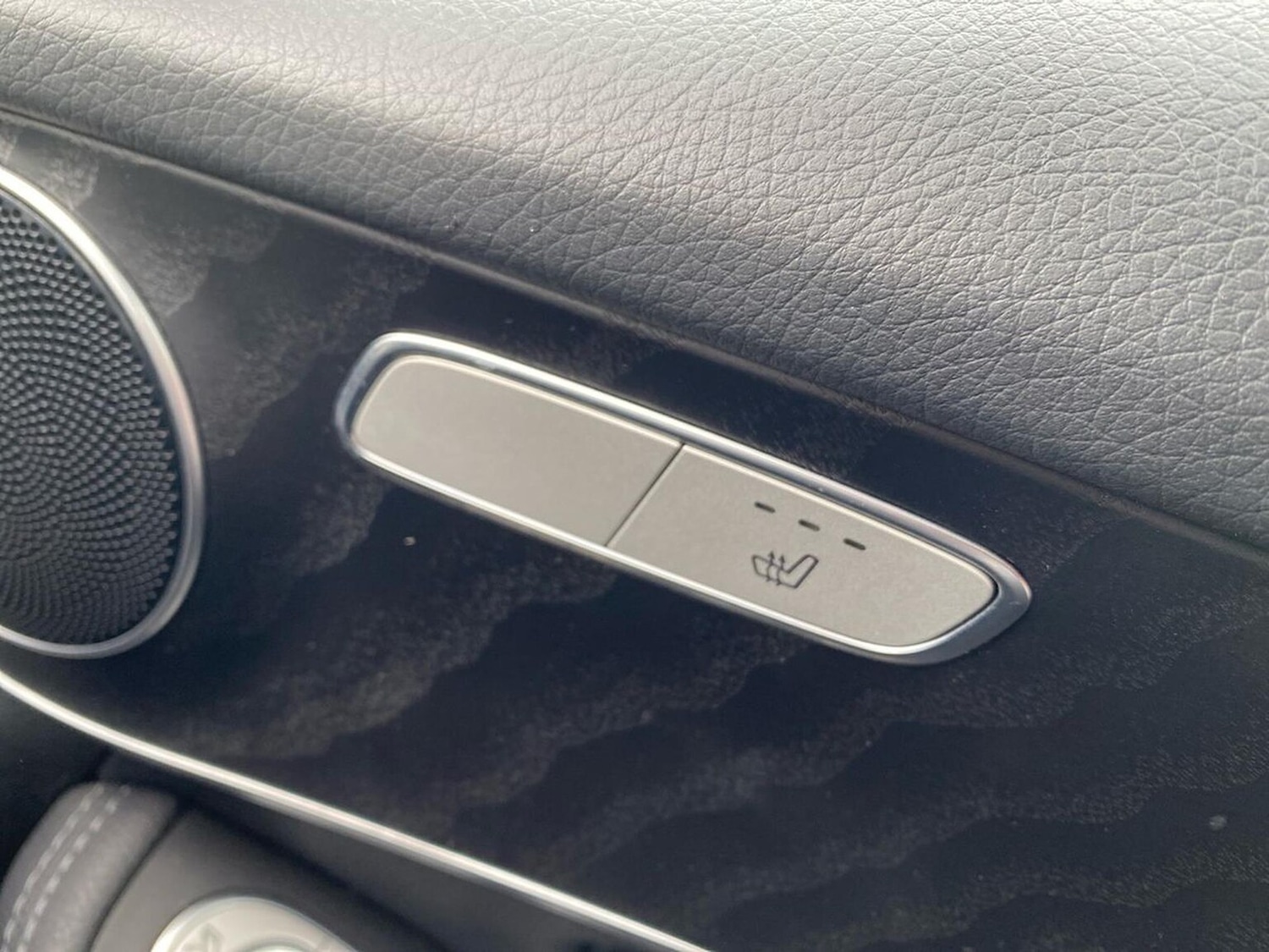 Used Mercedes-Benz GLC 2019 for sale - 76418247: Photo 30