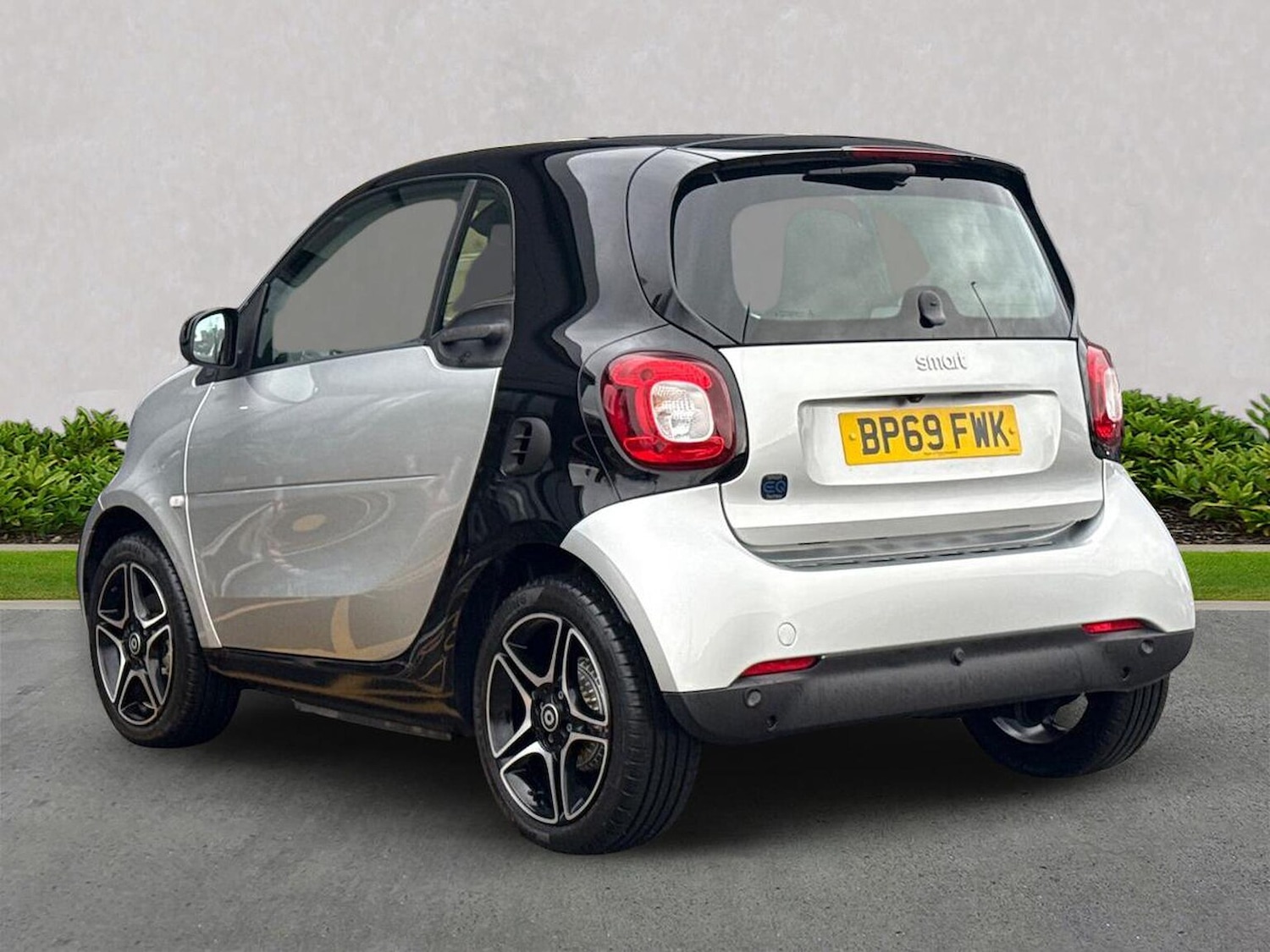 Used smart fortwo 2020 for sale - 76706465: Photo 2