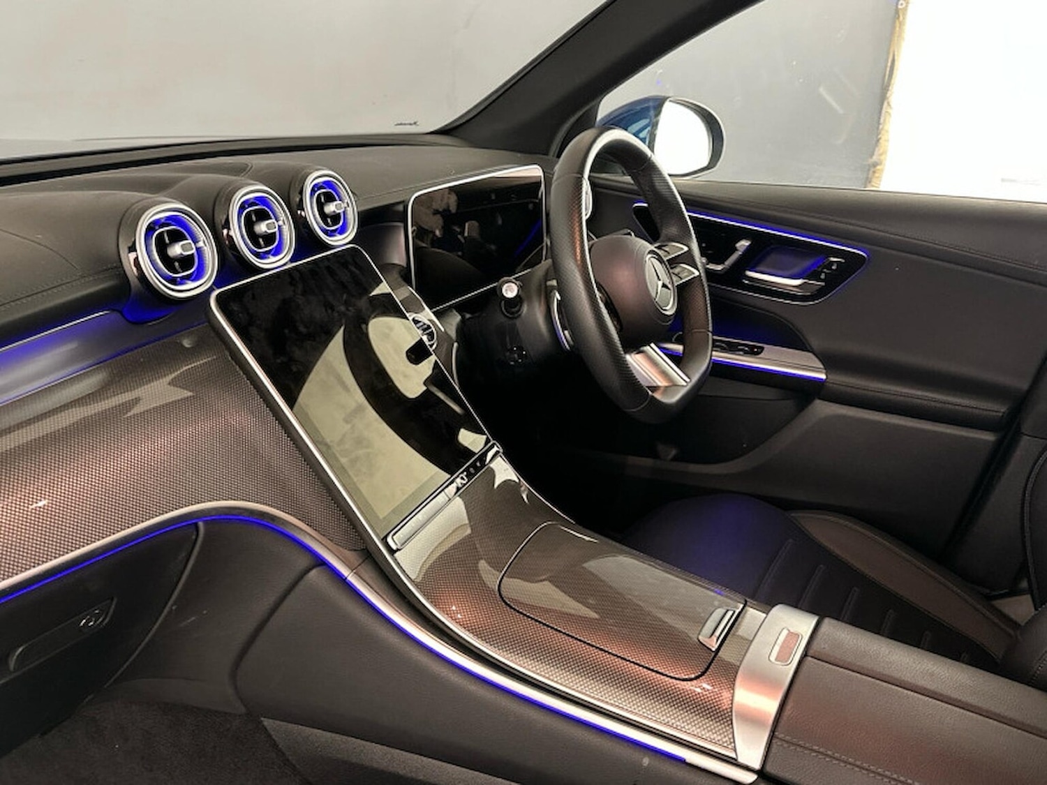 Used Mercedes-Benz GLC 2024 for sale - 76422340: Photo 3