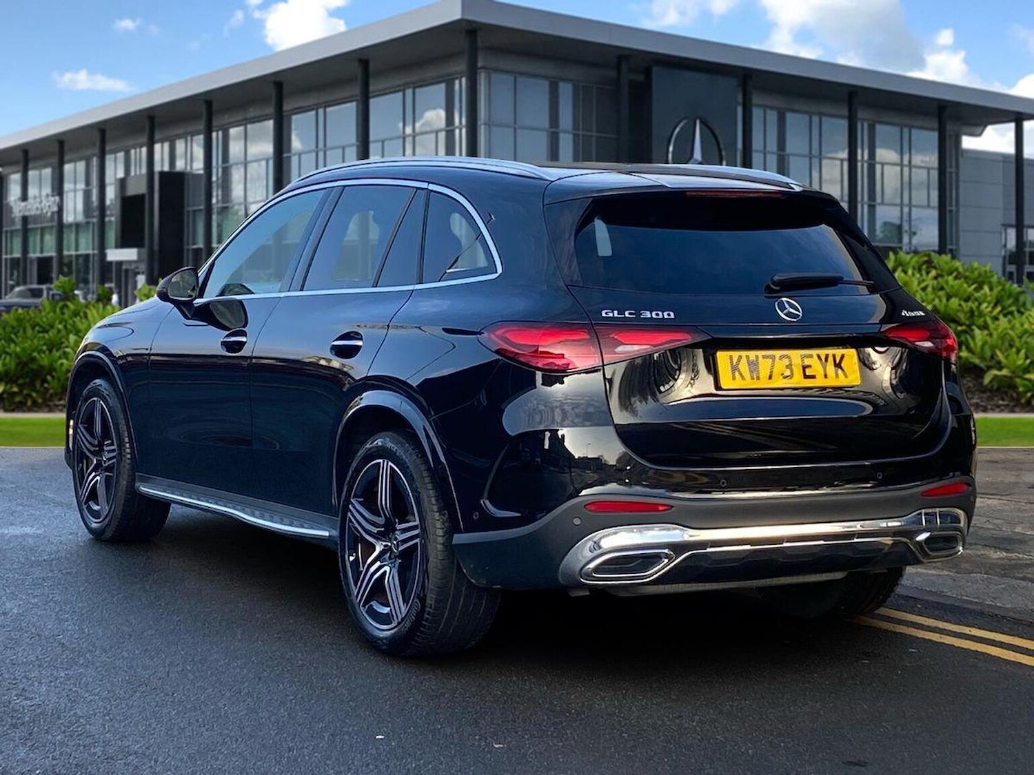 Used Mercedes-Benz GLC 2023 for sale - 77003644: Photo 2