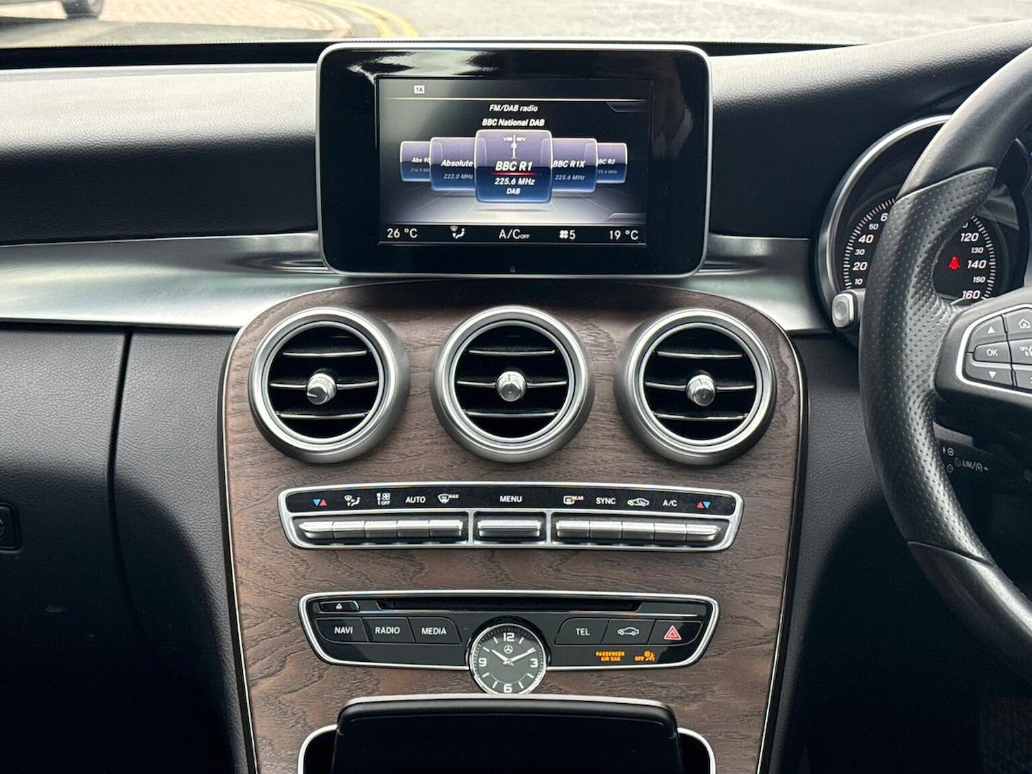 Used Mercedes-Benz C Class 2015 for sale - 76403416: Photo 13