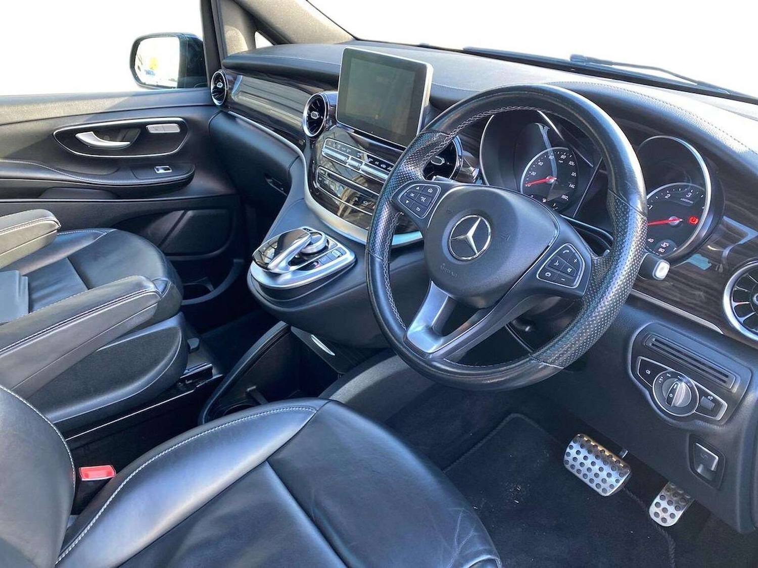 Used Mercedes-Benz V-Class 2021 for sale - 77572930: Photo 15