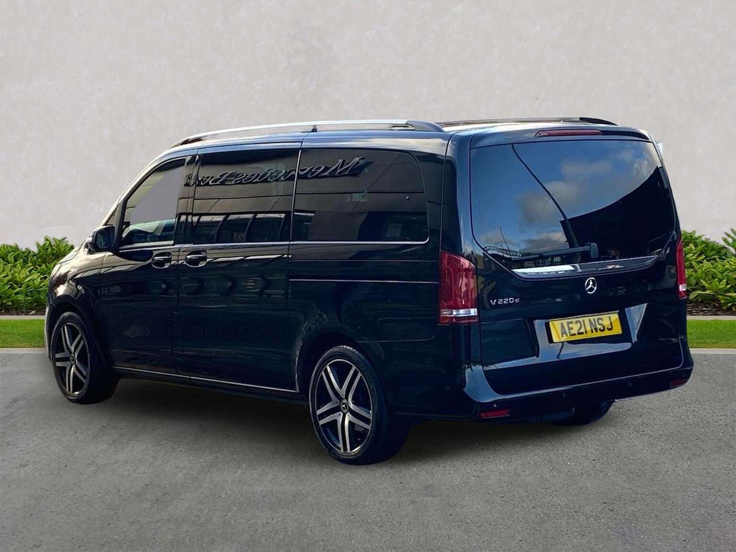 Used Mercedes-Benz V-Class 2021 for sale - 77572930: Photo 2