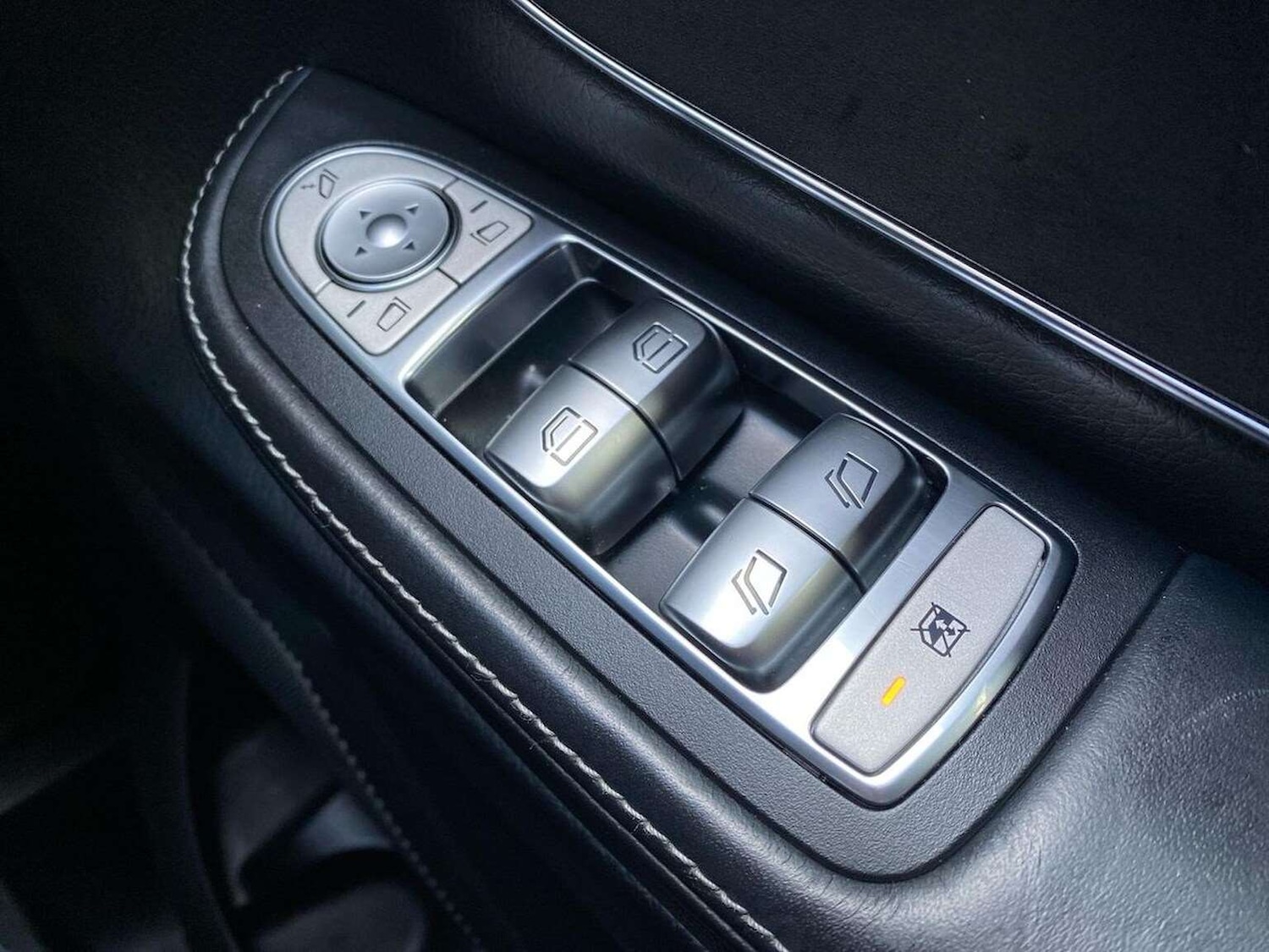 Used Mercedes-Benz V-Class 2021 for sale - 77572930: Photo 21