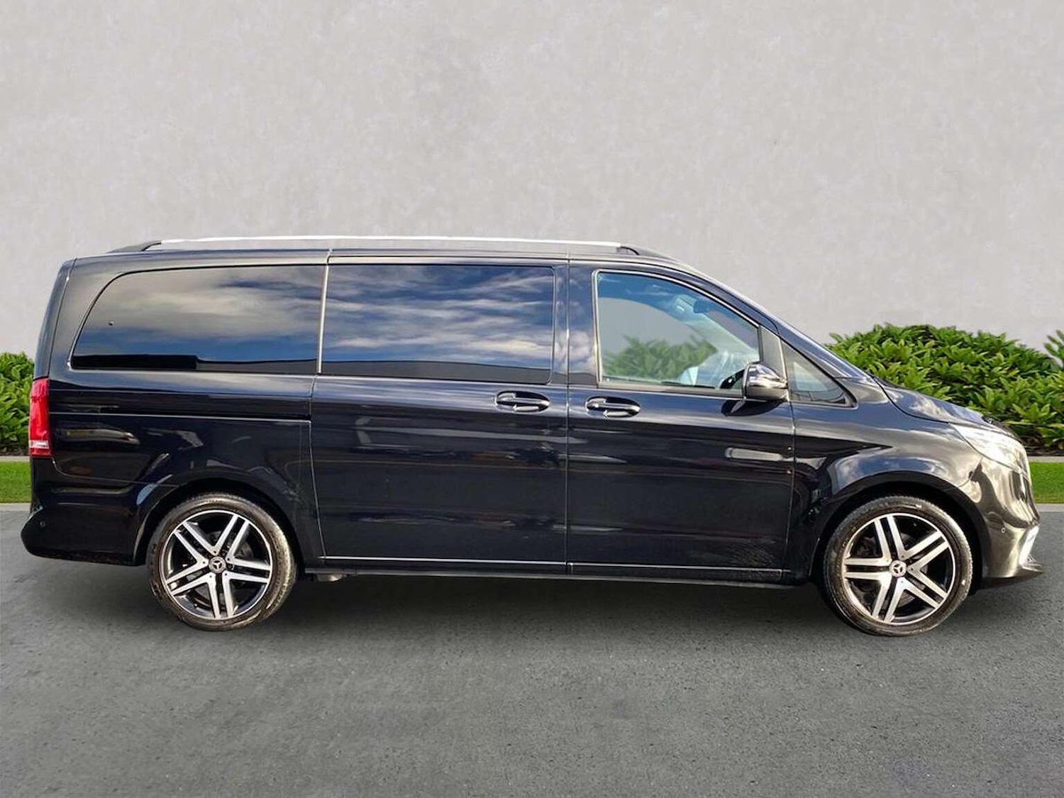 Used Mercedes-Benz V-Class 2021 for sale - 77572930: Photo 3