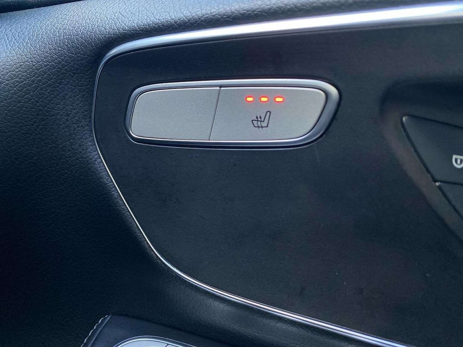 Used Mercedes-Benz V-Class 2021 for sale - 77572930: Photo 30