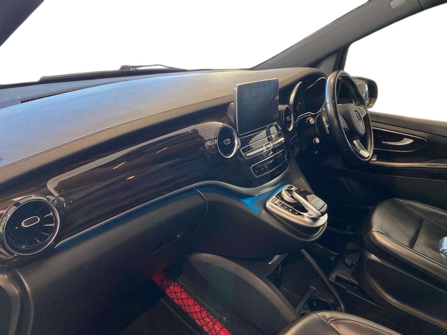 Used Mercedes-Benz V-Class 2021 for sale - 77572930: Photo 7