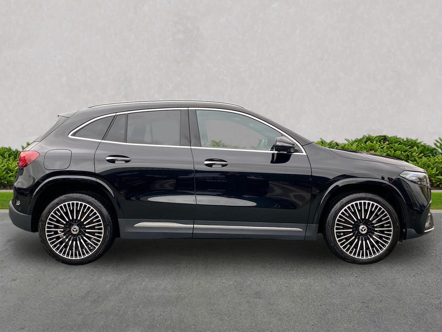 Used Mercedes-Benz EQA 2024 for sale - 76422331: Photo 3