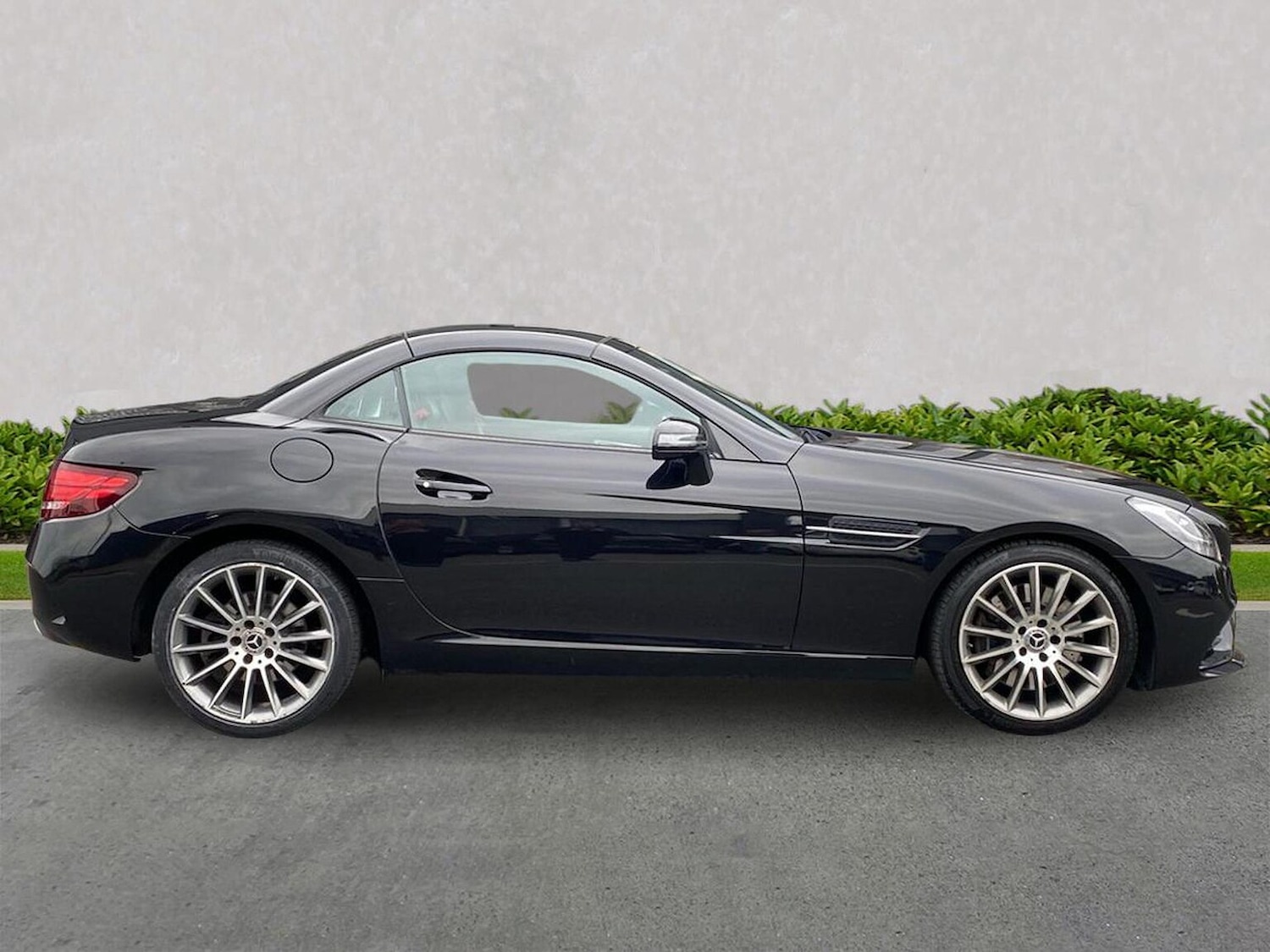 Used Mercedes-Benz SLC 2017 for sale - 76305389: Photo 3
