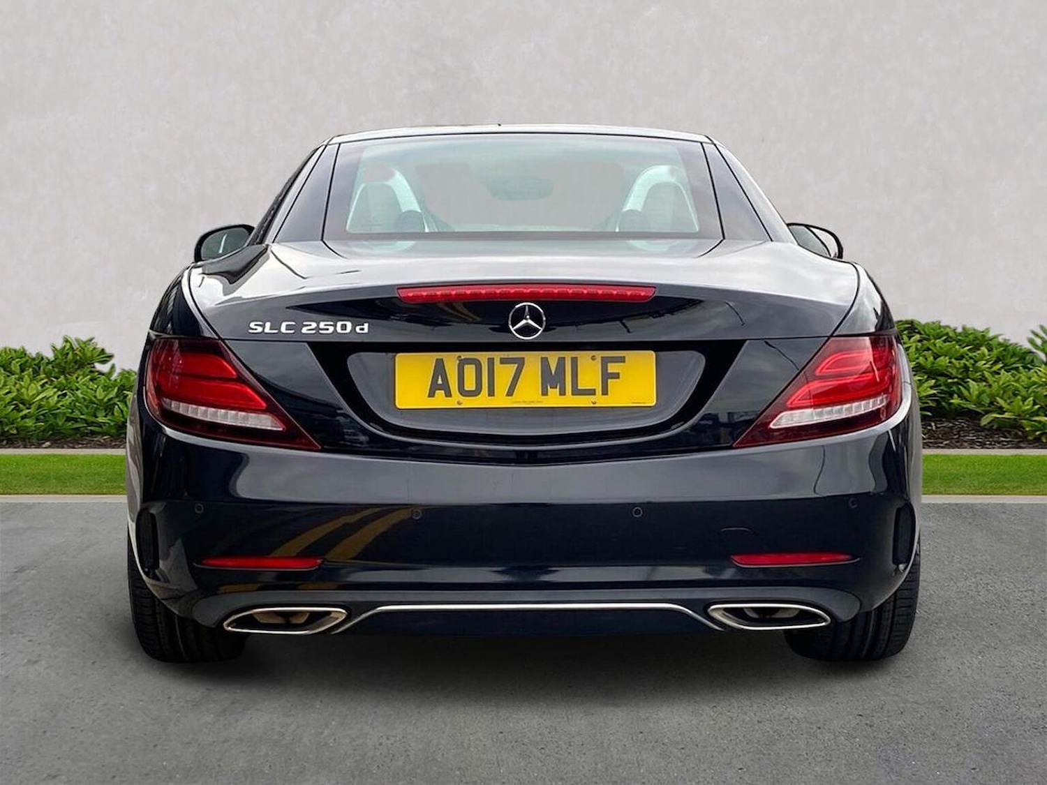Used Mercedes-Benz SLC 2017 for sale - 76305389: Photo 4