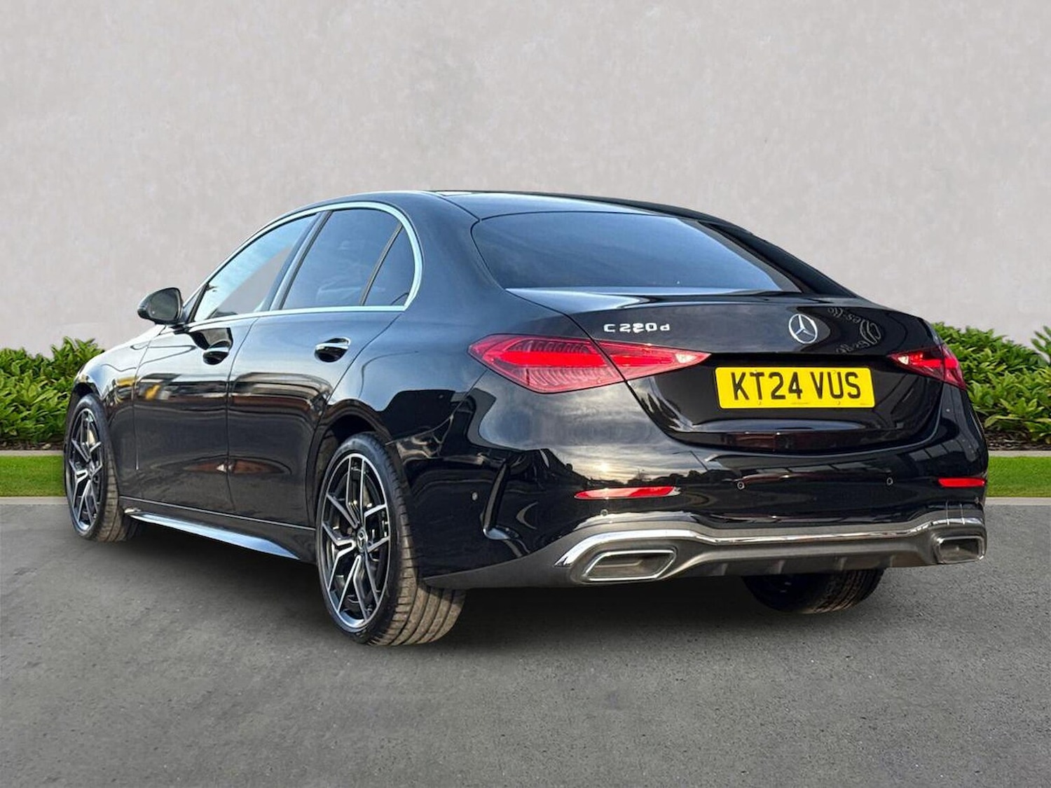 Used Mercedes-Benz C Class 2024 for sale - 76391736: Photo 2