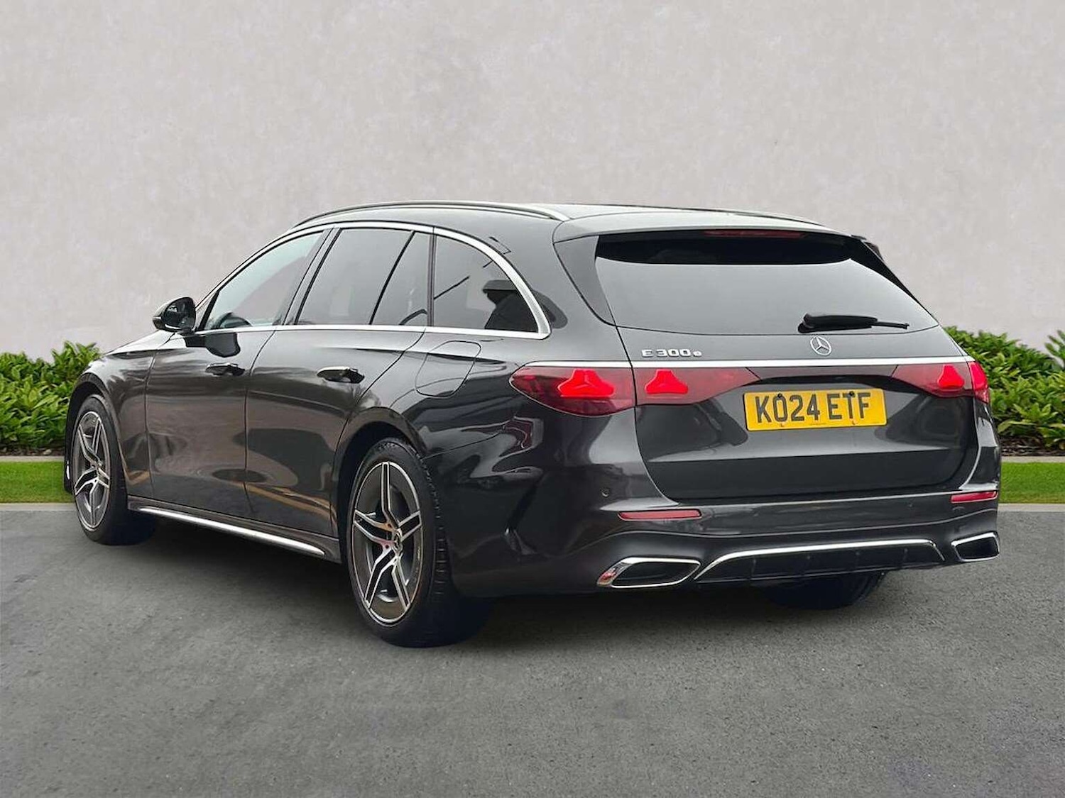 Used Mercedes-Benz E Class 2024 for sale - 78064472: Photo 2