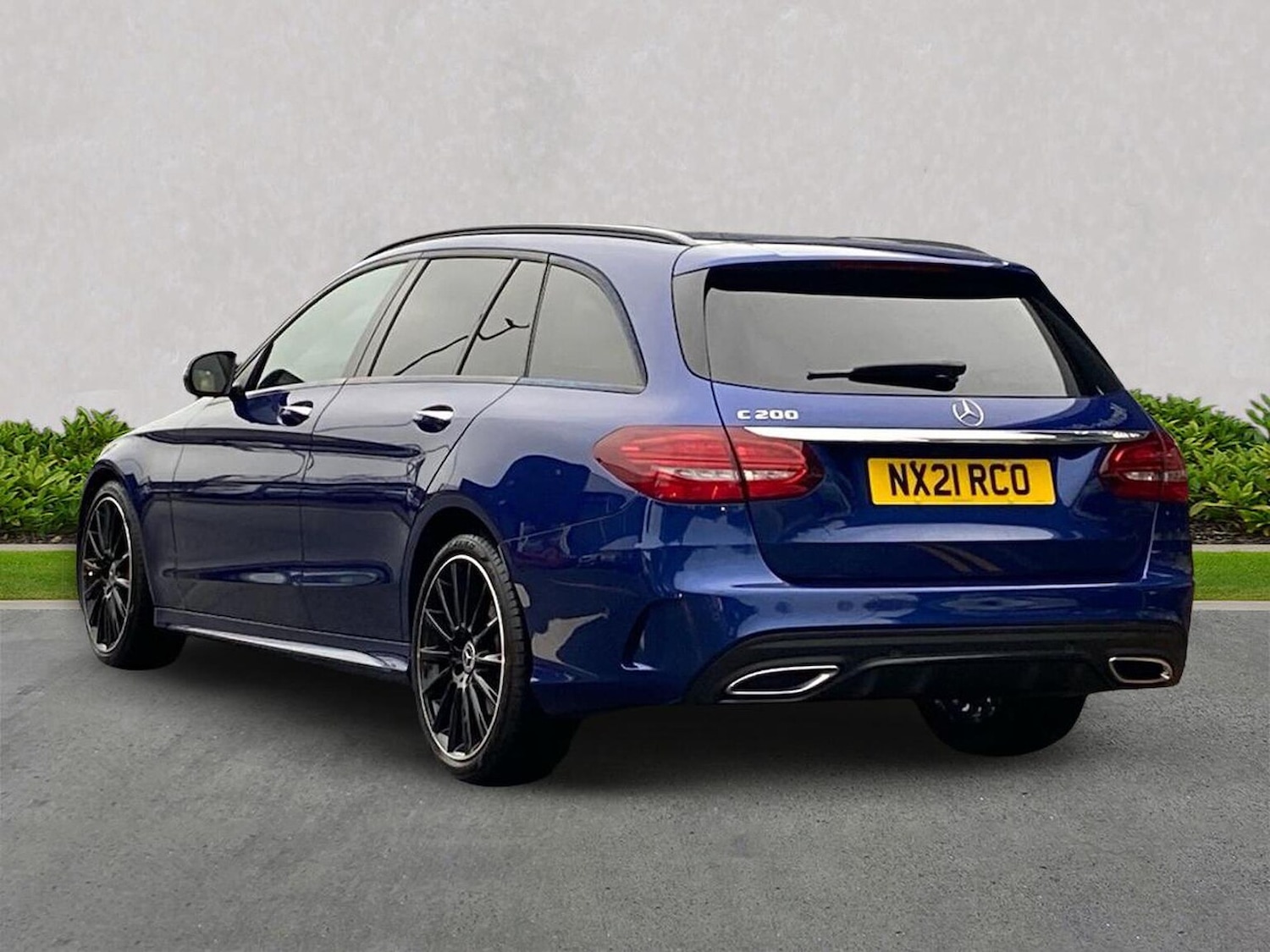 Used Mercedes-Benz C Class 2021 for sale - 76979904: Photo 2