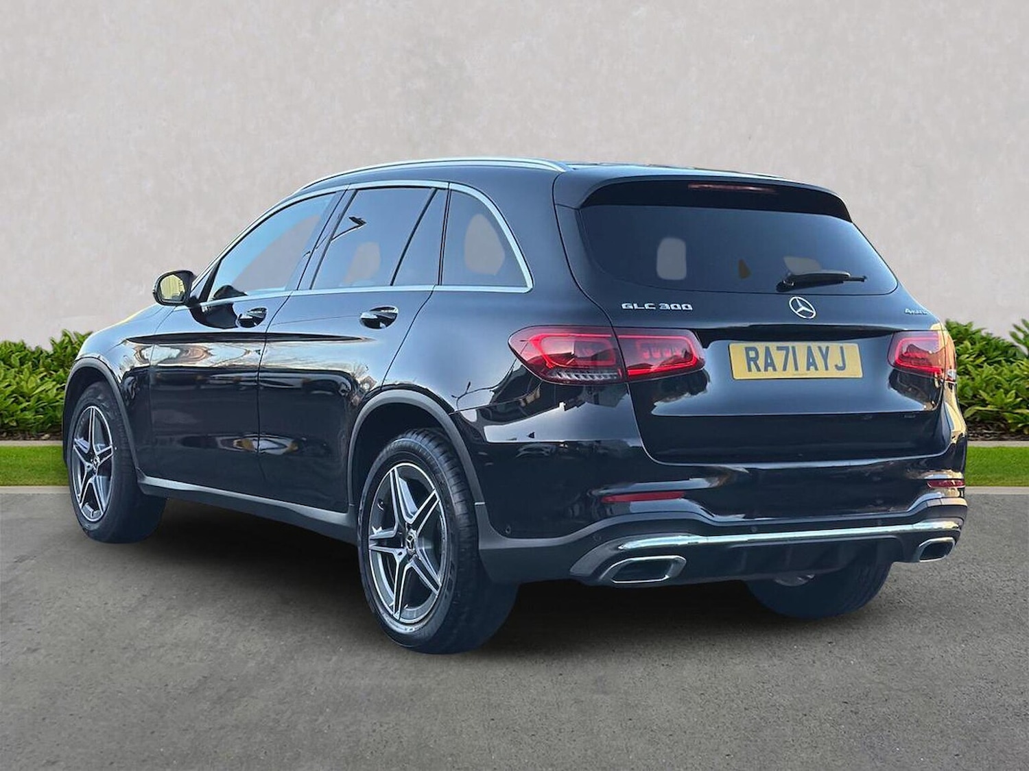 Used Mercedes-Benz GLC 2021 for sale - 76627985: Photo 2