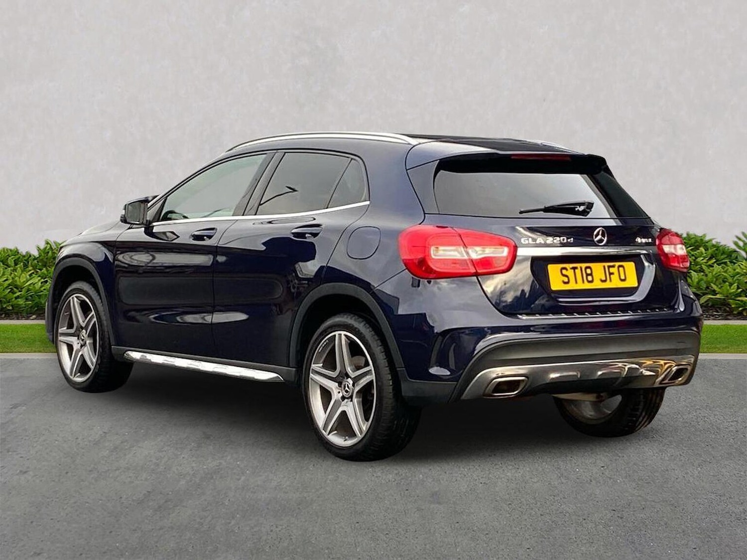 Used Mercedes-Benz GLA 2018 for sale - 76422330: Photo 2