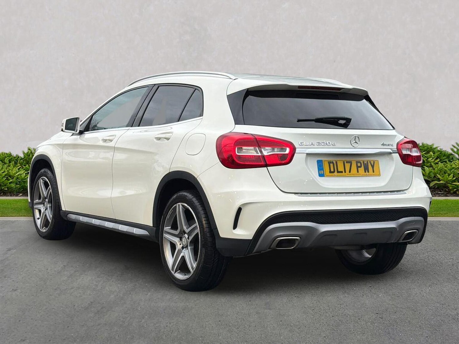 Used Mercedes-Benz GLA 2017 for sale - 76719298: Photo 2