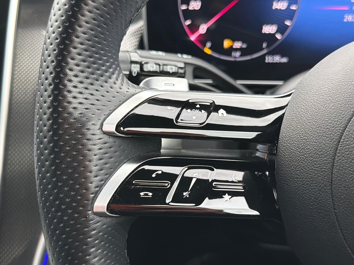 Used Mercedes-Benz GLC 2024 for sale - 76422337: Photo 26