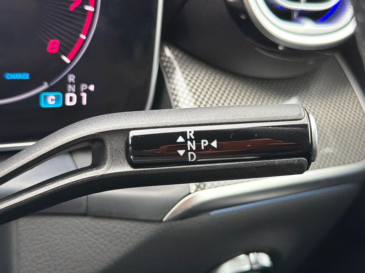 Used Mercedes-Benz GLC 2024 for sale - 76422337: Photo 29