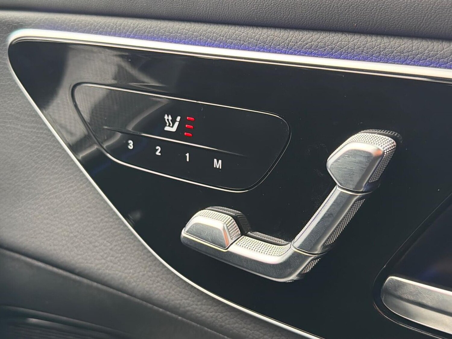 Used Mercedes-Benz GLC 2024 for sale - 76422337: Photo 30