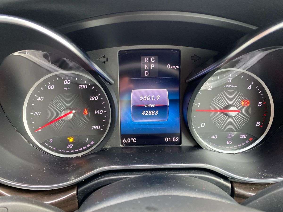 Used Mercedes-Benz V-Class 2021 for sale - 78039336: Photo 10