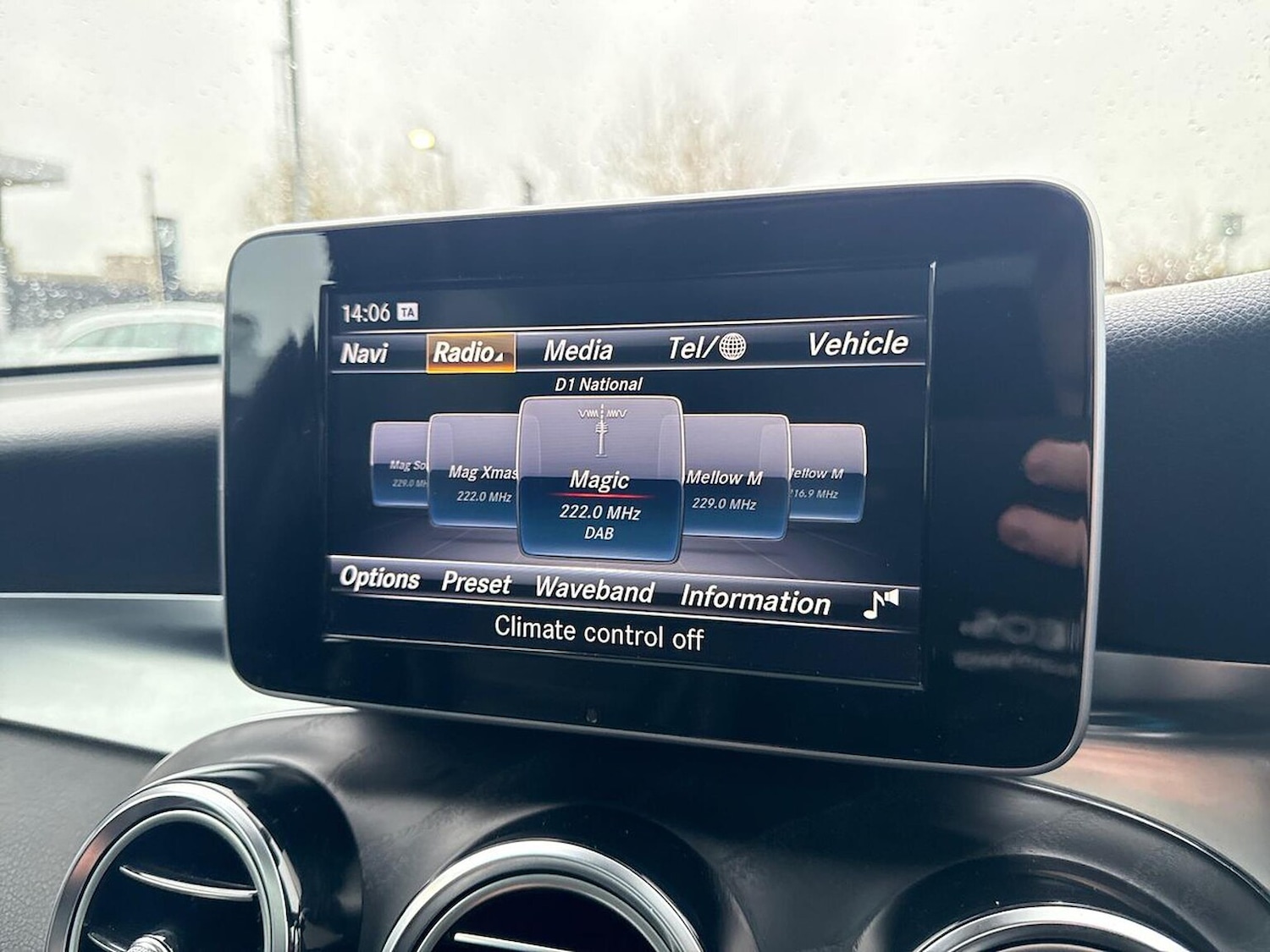 Used Mercedes-Benz GLC 2019 for sale - 76536607: Photo 11