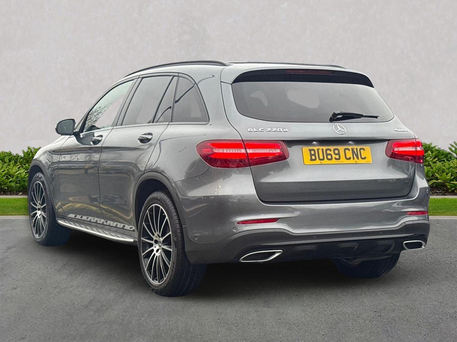 Used Mercedes-Benz GLC 2019 for sale - 76536607: Photo 2