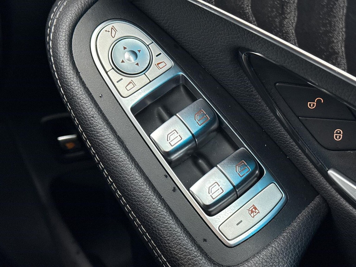 Used Mercedes-Benz GLC 2019 for sale - 76536607: Photo 21