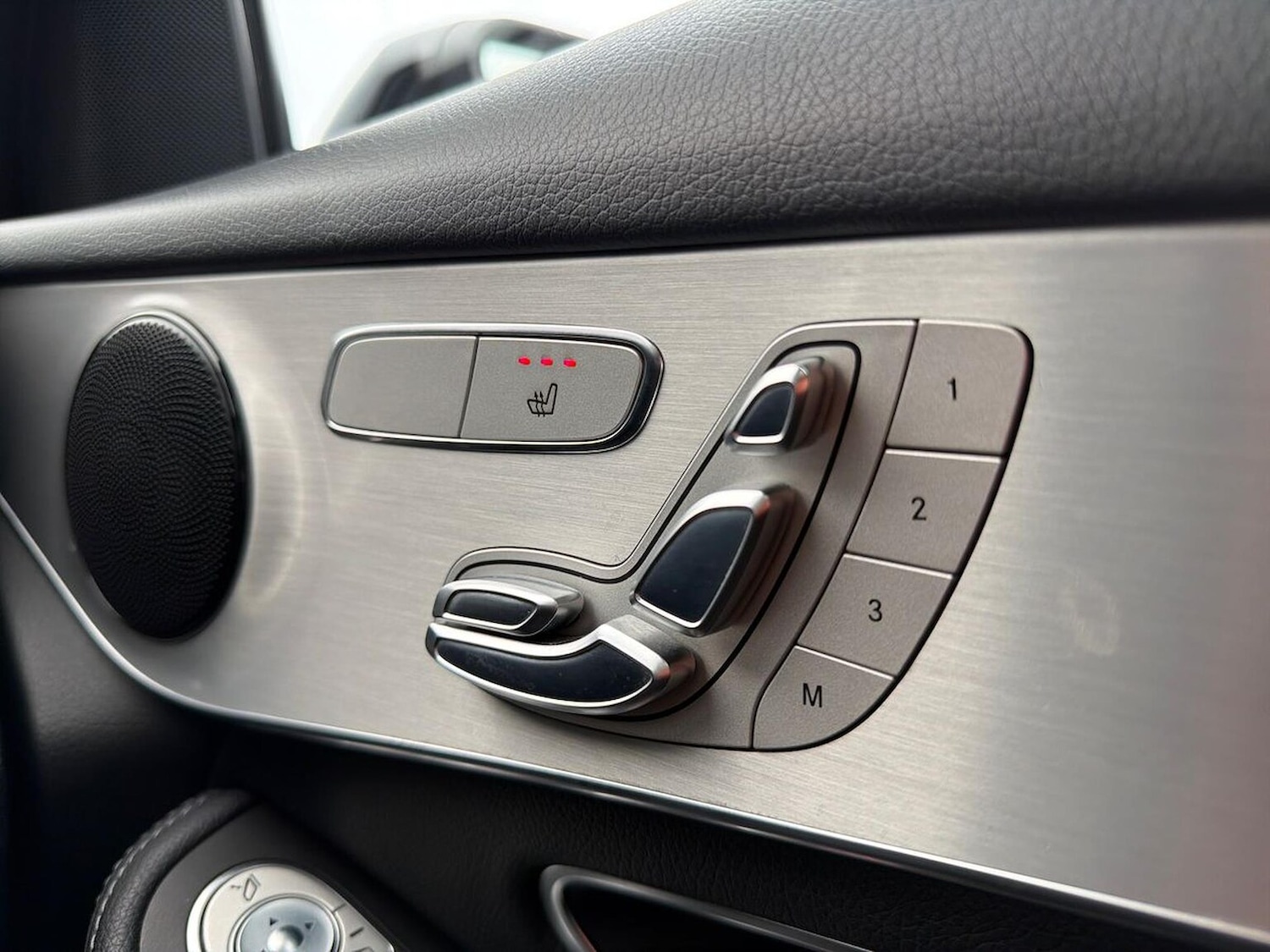 Used Mercedes-Benz GLC 2017 for sale - 76403418: Photo 30