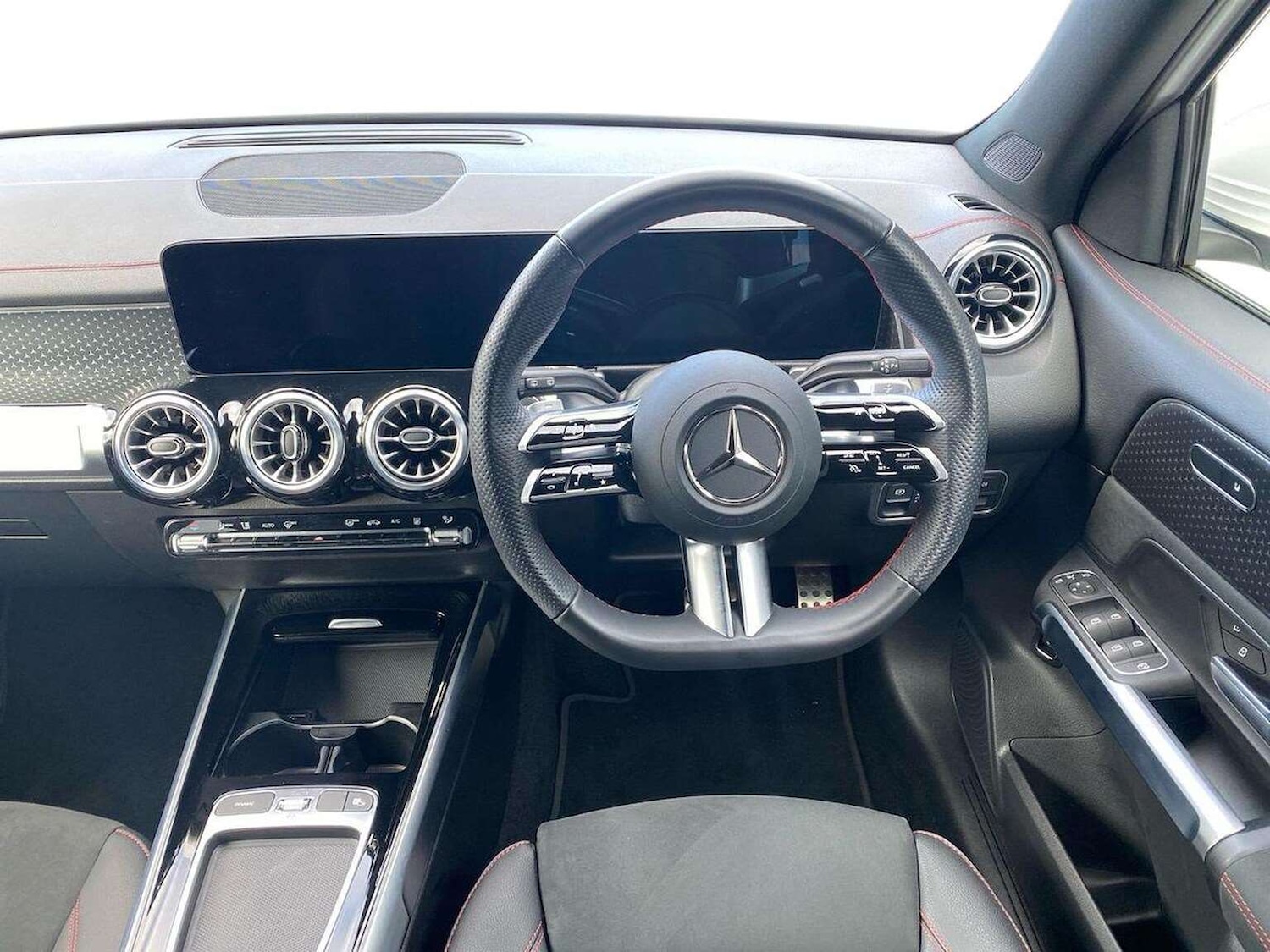 Used Mercedes-Benz EQB 2024 for sale - 77629400: Photo 8