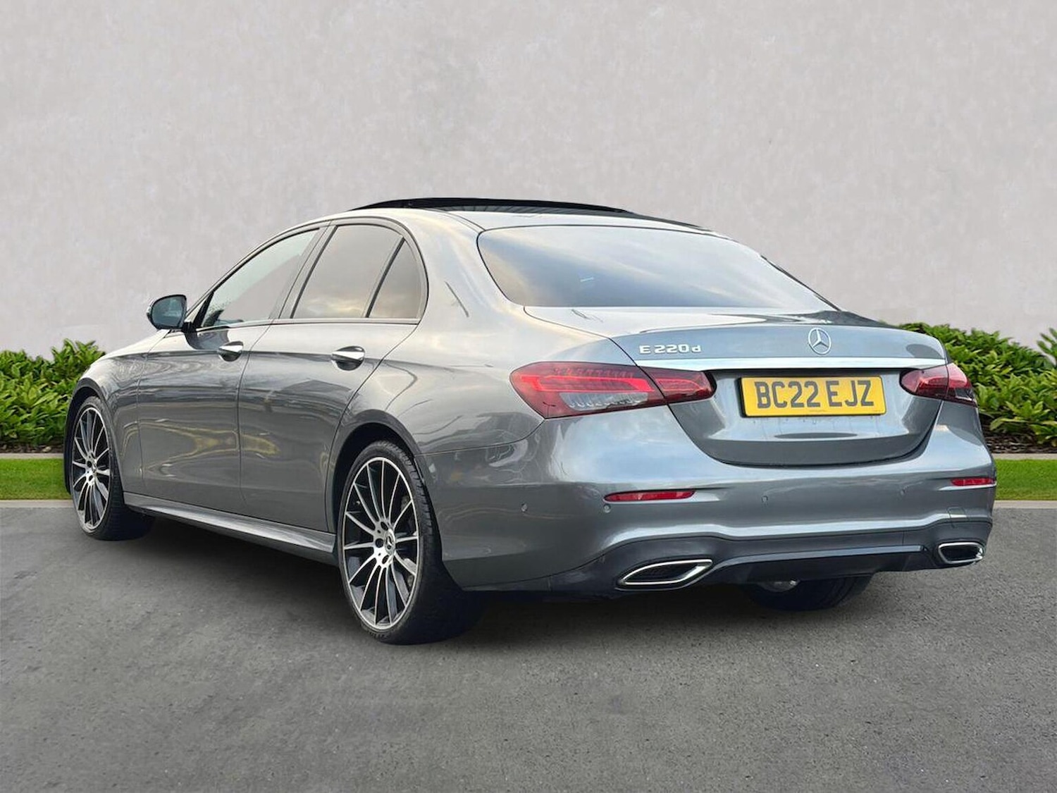 Used Mercedes-Benz E Class 2022 for sale - 76892173: Photo 2