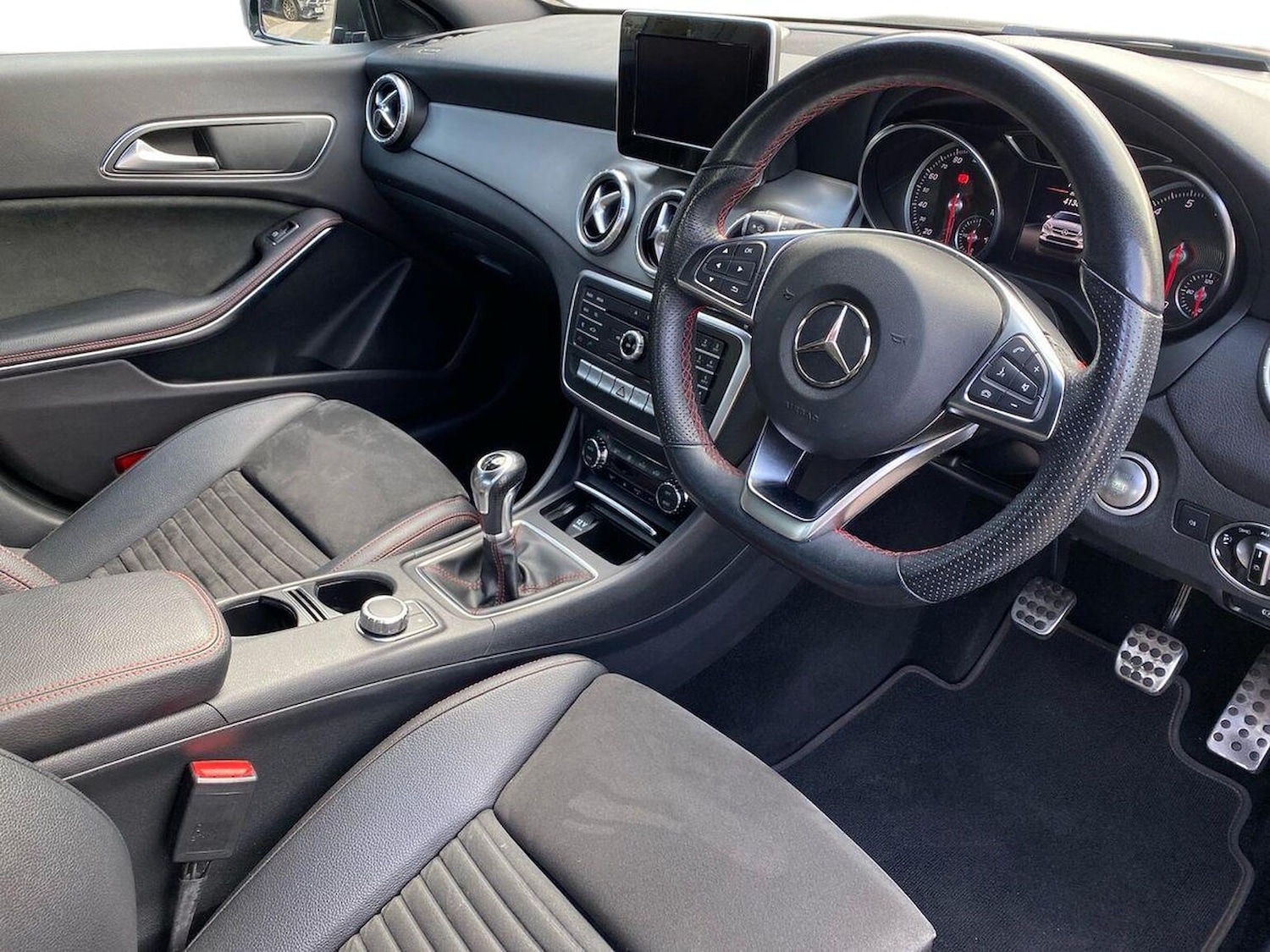 Used Mercedes-Benz CLA 2018 for sale - 76940500: Photo 15