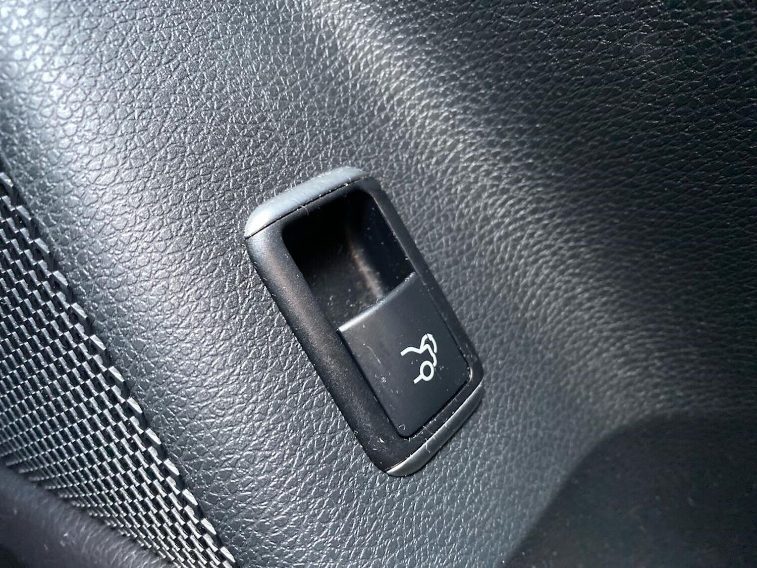 Used Mercedes-Benz CLA 2018 for sale - 76940500: Photo 31