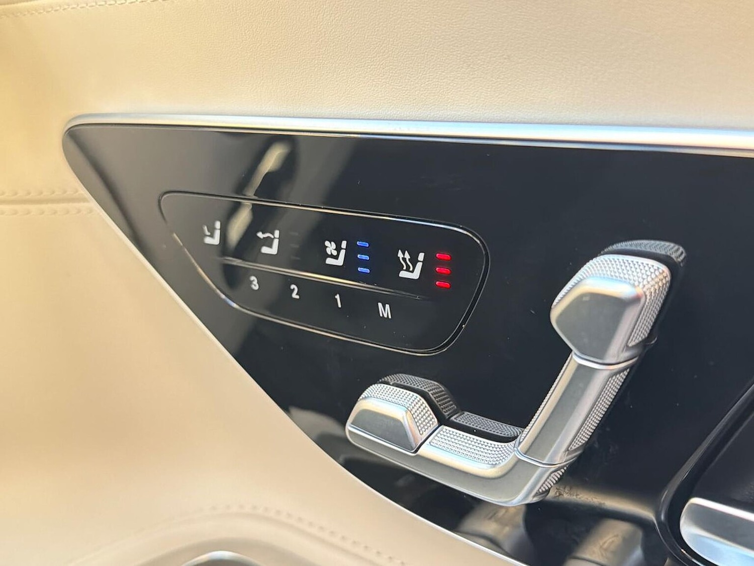 Used Mercedes-Benz SL 2023 for sale - 76627991: Photo 30