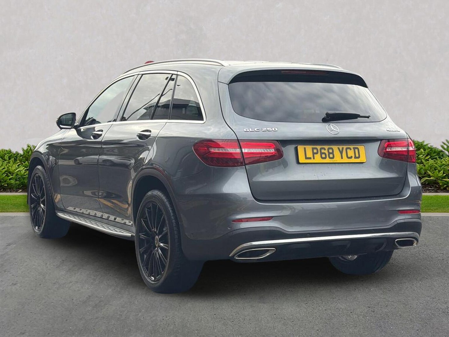 Used Mercedes-Benz GLC 2019 for sale - 76340617: Photo 2