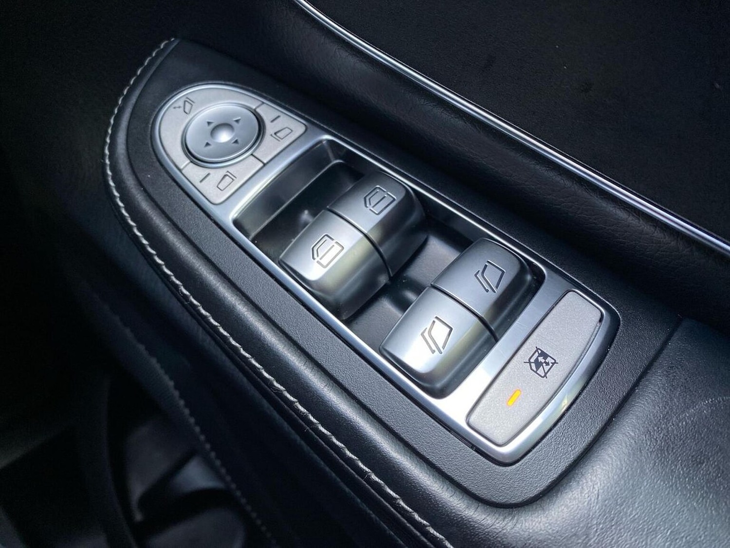 Used Mercedes-Benz V-Class 2021 for sale - 76436555: Photo 21