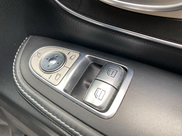 Used Mercedes-Benz V-Class 2018 for sale - 76299428: Photo 21