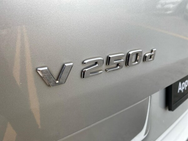 Used Mercedes-Benz V-Class 2018 for sale - 76299428: Photo 35