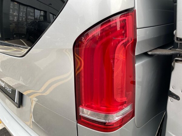 Used Mercedes-Benz V-Class 2018 for sale - 76299428: Photo 36