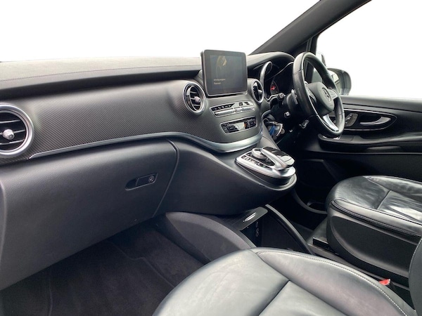 Used Mercedes-Benz V-Class 2018 for sale - 76299428: Photo 7