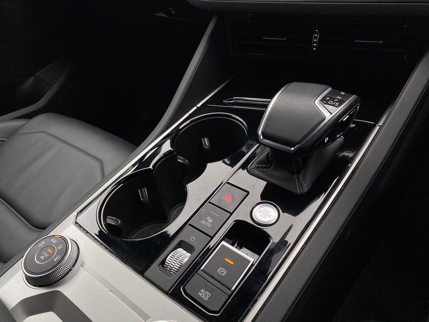 Used Volkswagen Touareg 2023 for sale - 76342951: Photo 14