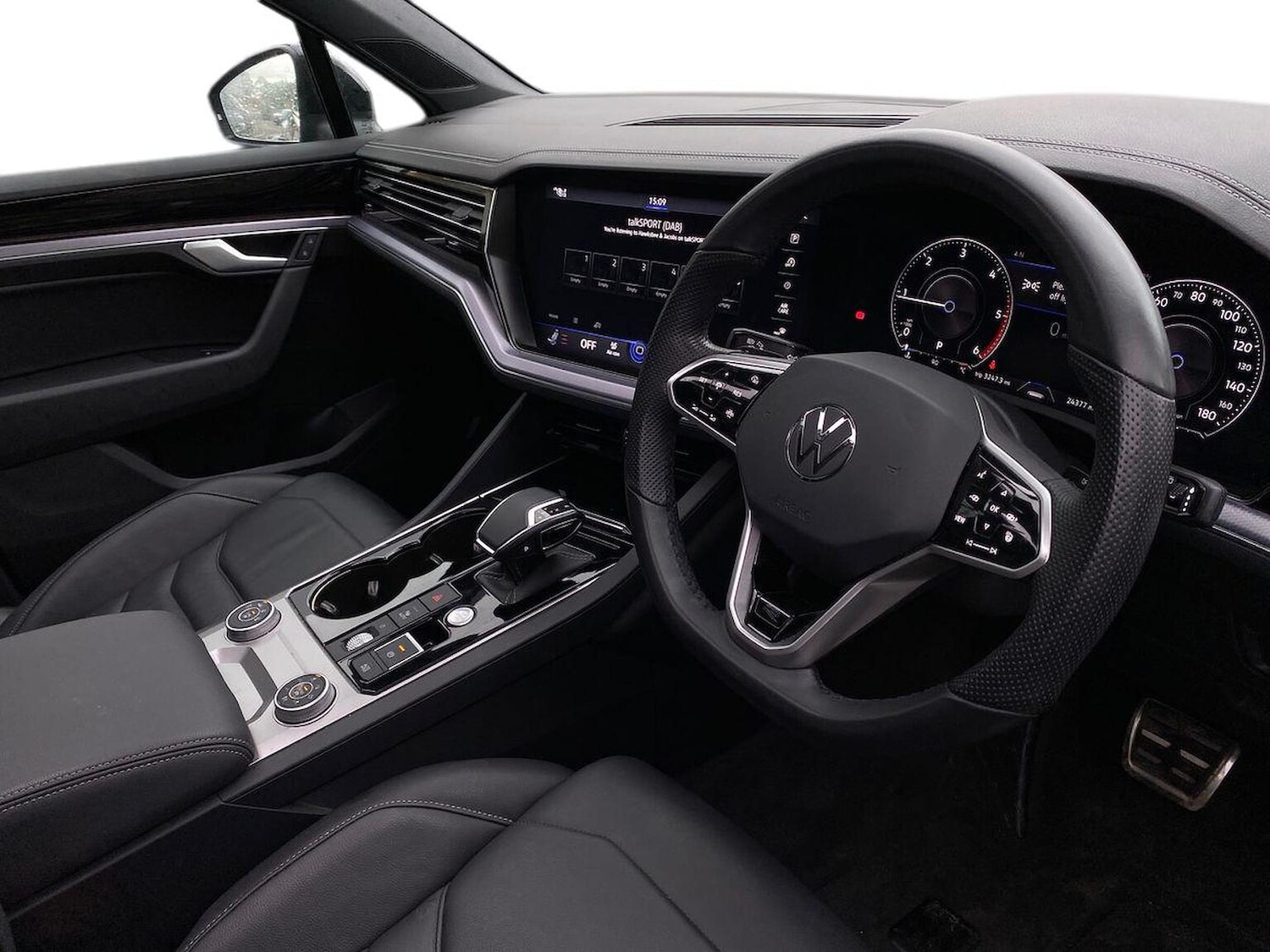 Used Volkswagen Touareg 2023 for sale - 76342951: Photo 16