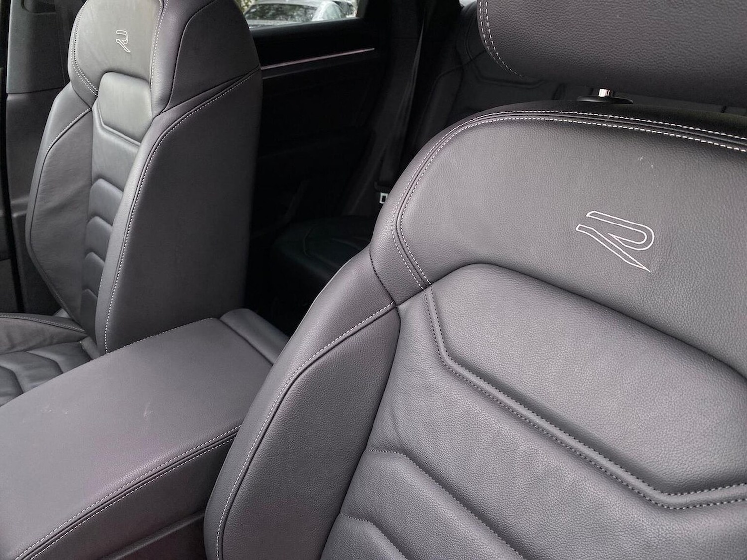 Used Volkswagen Touareg 2023 for sale - 76342951: Photo 31