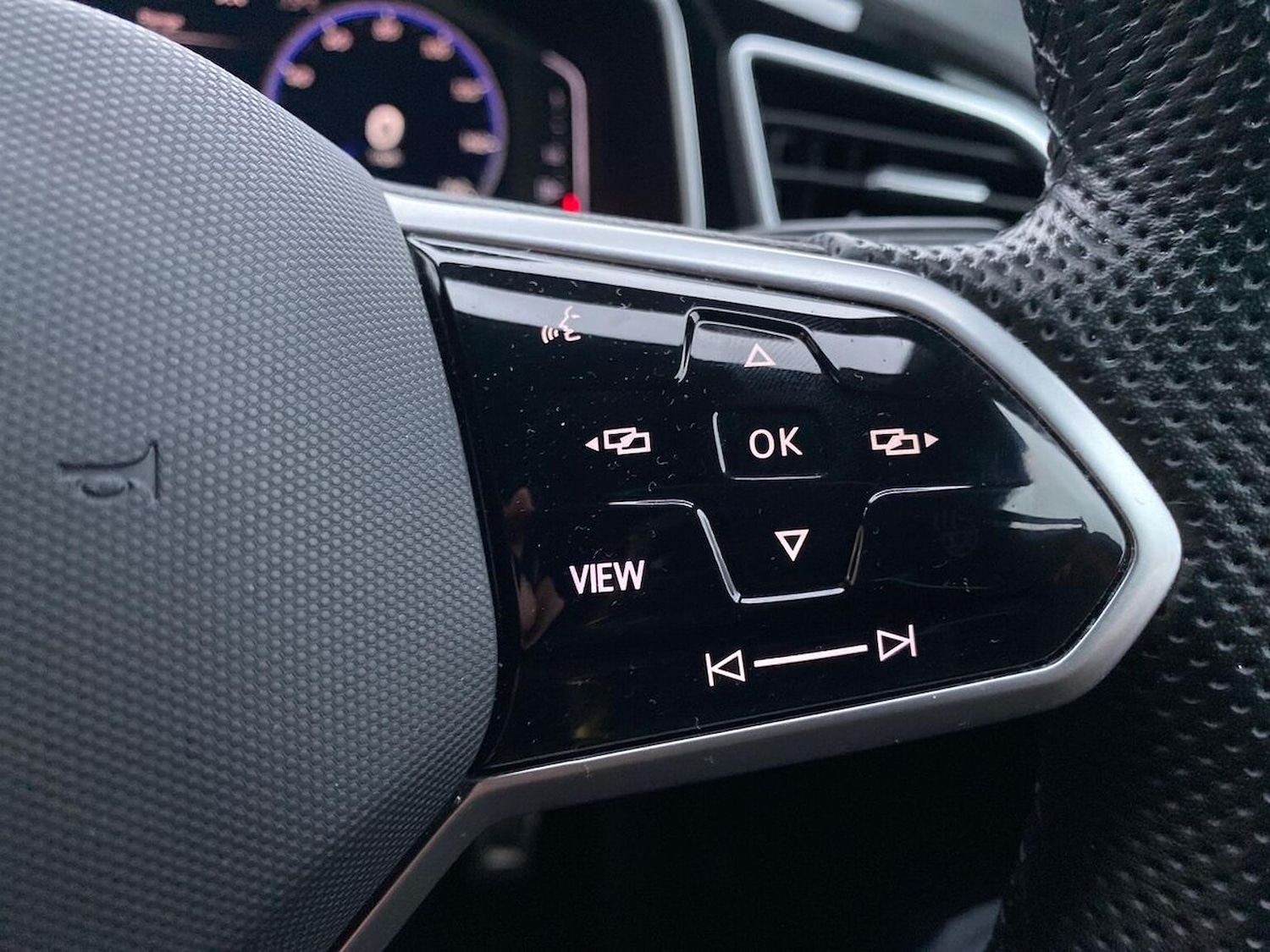 Used Volkswagen T-Roc 2022 for sale - 77023459: Photo 25