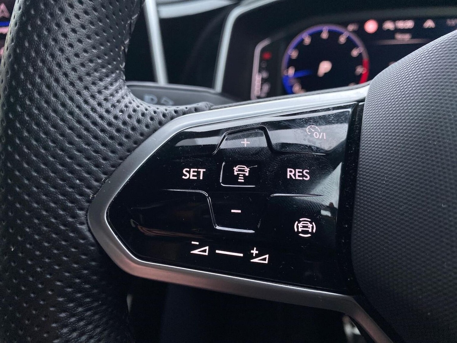 Used Volkswagen T-Roc 2022 for sale - 77023459: Photo 26