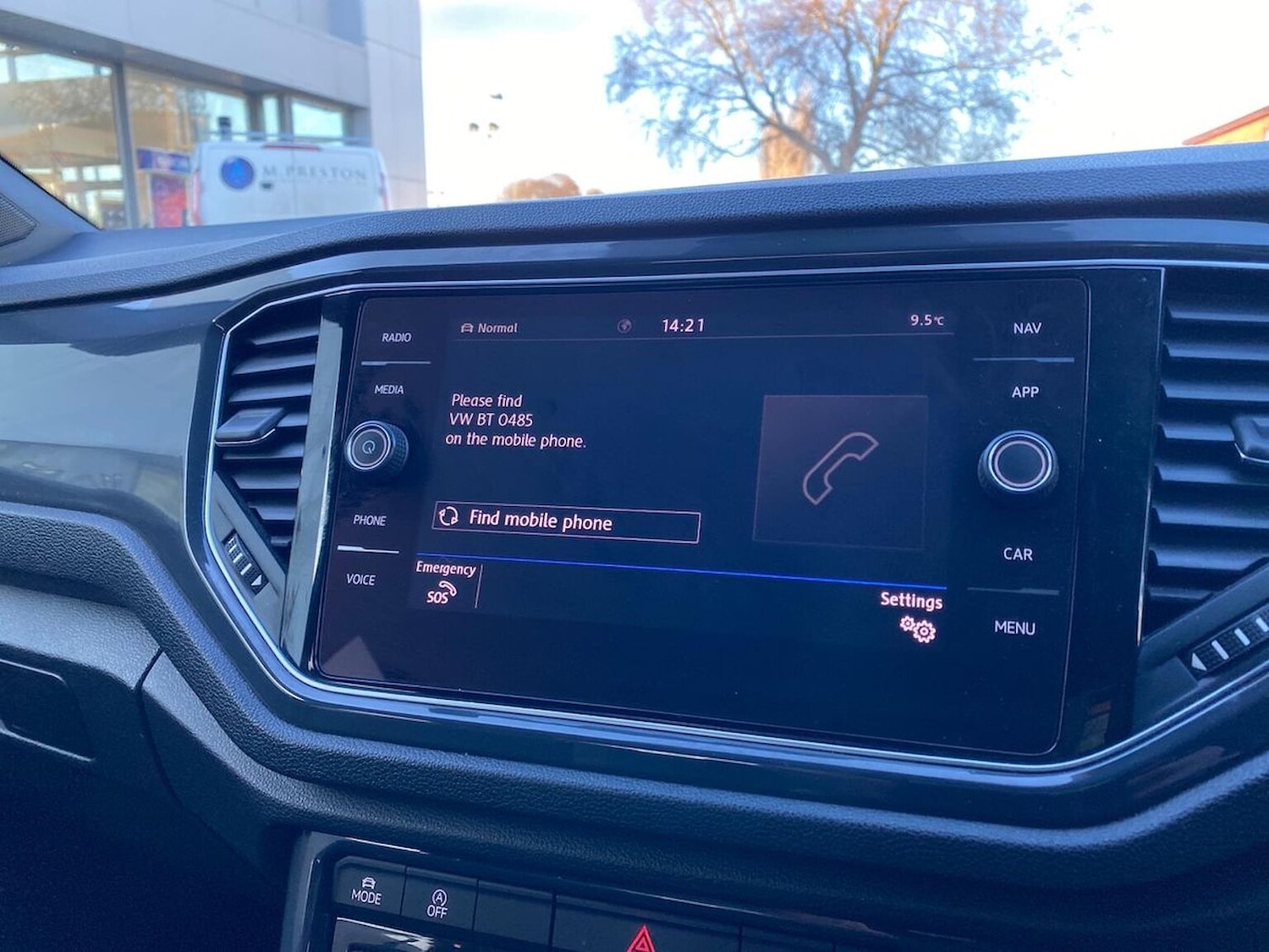 Used Volkswagen T-Roc 2019 for sale - 76785251: Photo 2